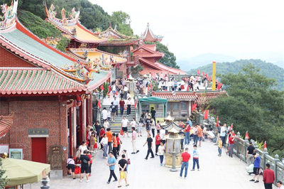 漫步洛陽橋 、徜徉仙公山 國慶黃金周洛江各景區(qū)游人如織