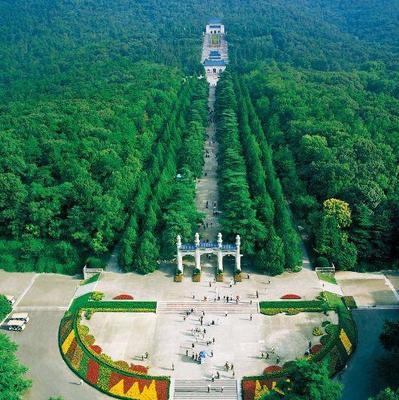 南京中山陵重新開(kāi)放,首日迎14278名游客,將實(shí)行預(yù)約參觀限制游客量